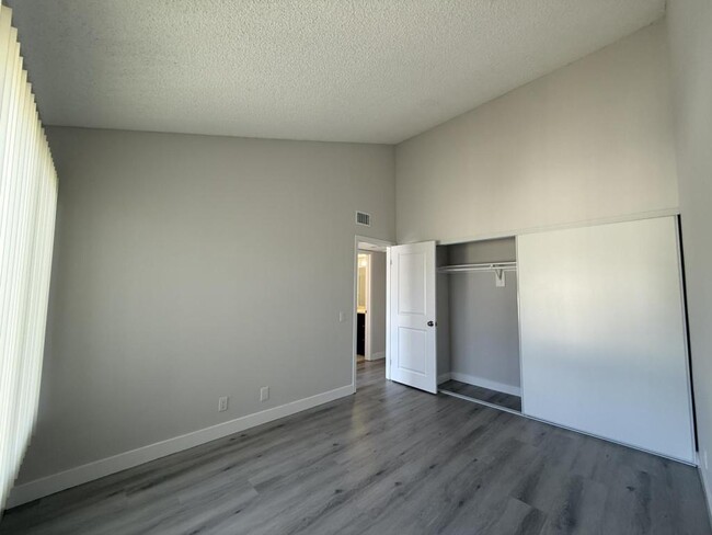 Foto del edificio - 110 N Richmont Dr