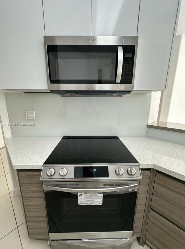 Foto del edificio - 7454 NW 112th Pl