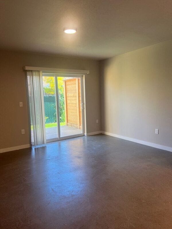 Building Photo - 2901 Waverly Dr SE