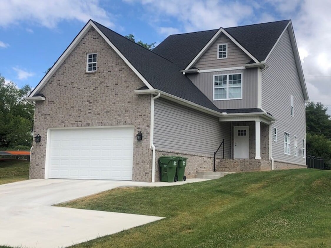 311 Boardman Ave, Maryville, TN 37803 House Rental in Maryville, TN