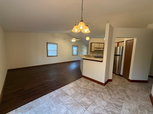 Foto del edificio - 1335 Fountain Green Dr