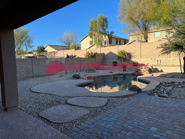 Building Photo - Stetson Valley with Pool!