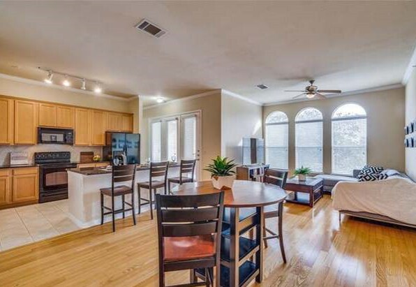 Foto principal - 800 E 15th St