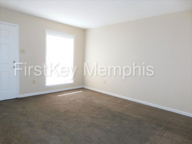 Foto del edificio - 3442 Ridgemont Ave
