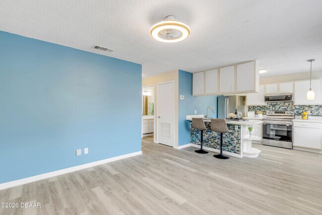 Building Photo - 1601 Big Tree Rd