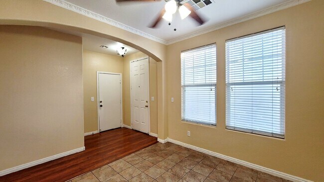 Building Photo - 4947 Droubay Dr