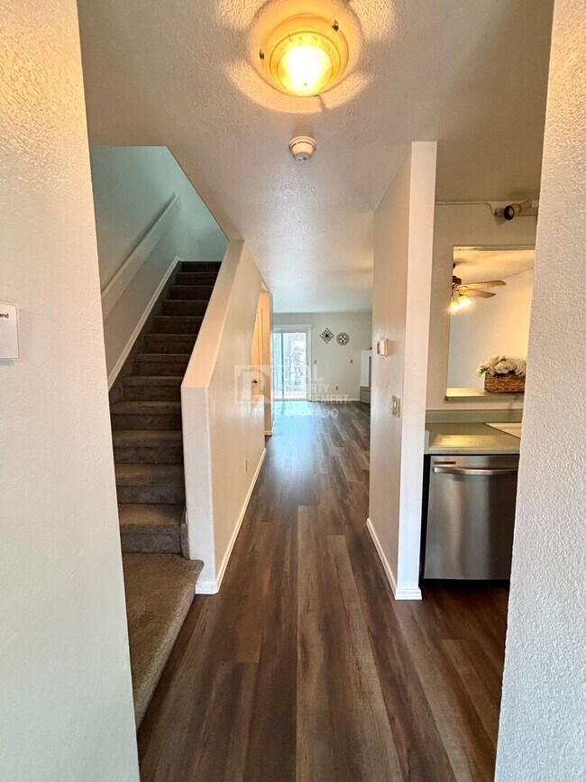 Foto del edificio - 119 Iveystone Ct