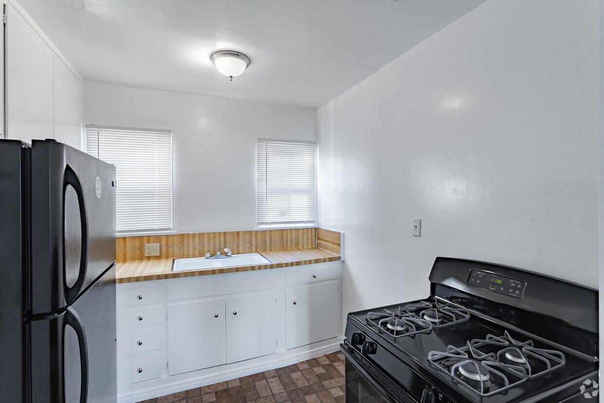 Foto principal - 6755-6773 Yucca Street