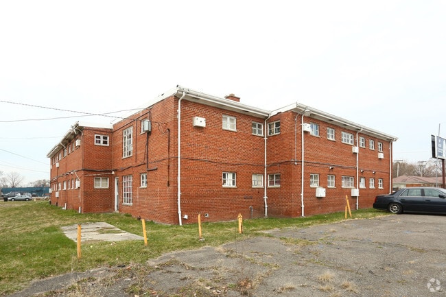 Building Photo - 13021-13025 Plymouth Rd