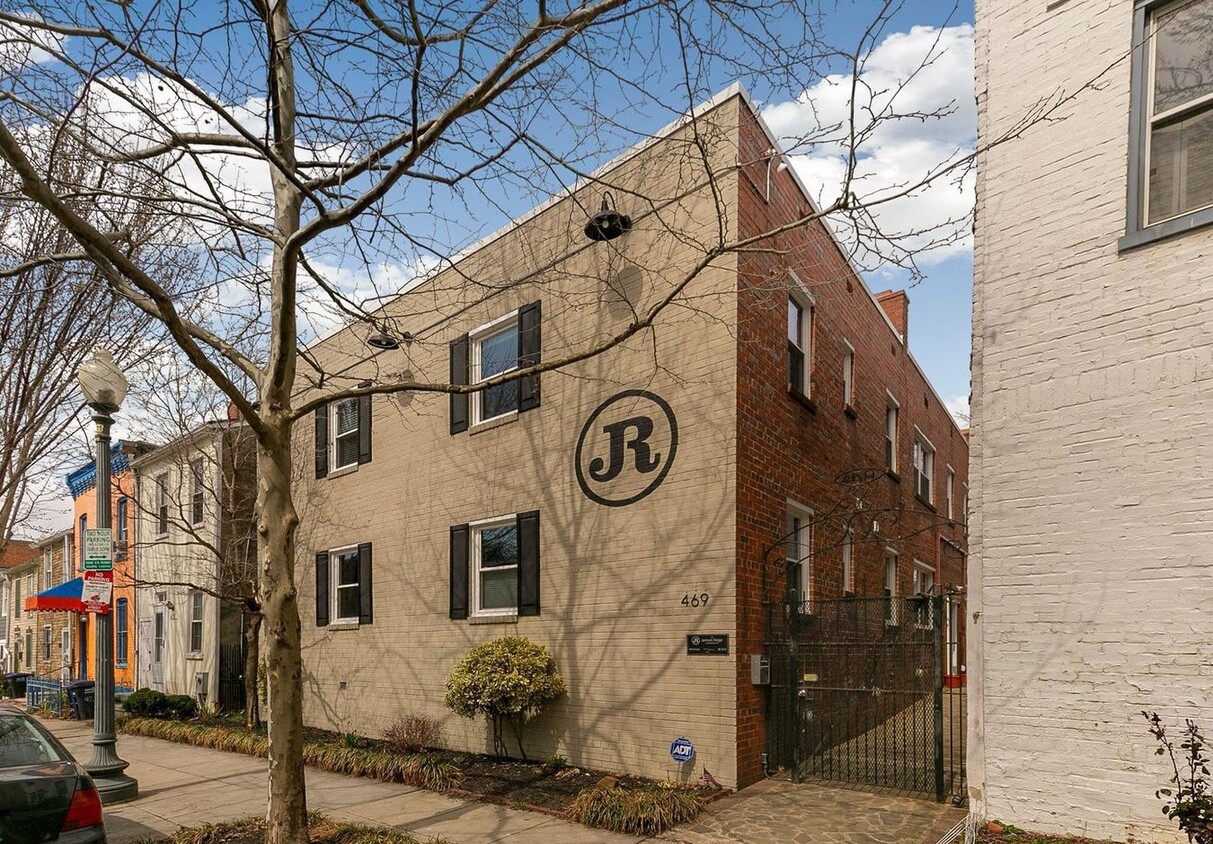 Foto principal - 469 Ridge St NW