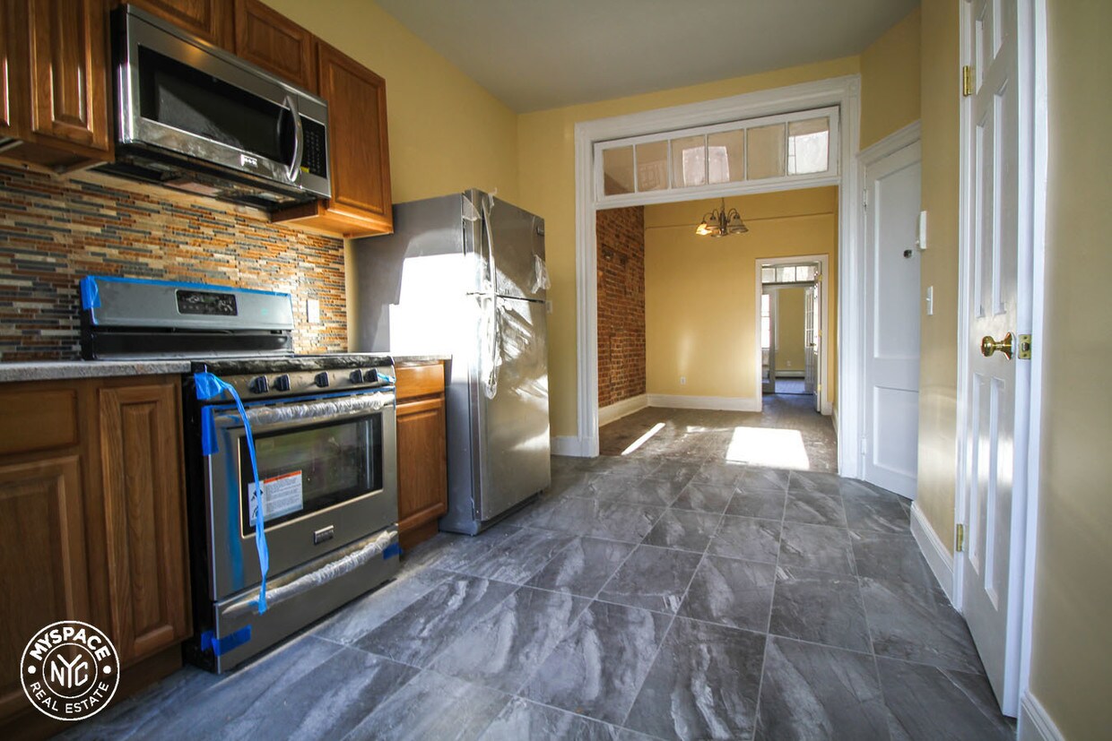 Primary Photo - 238 Wilson Ave