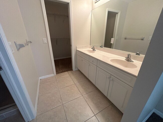Foto del edificio - 3 bedroom 2 bathroom single family home