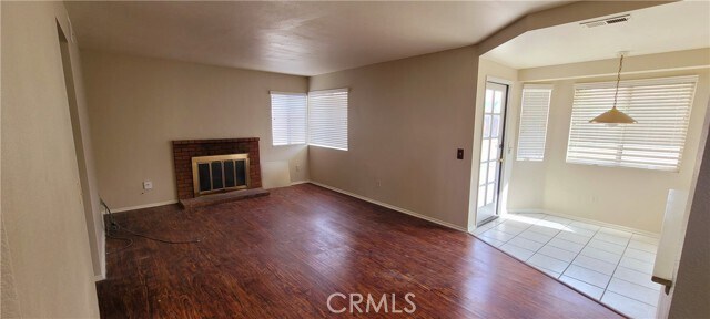 Building Photo - 561 N Larch Ave
