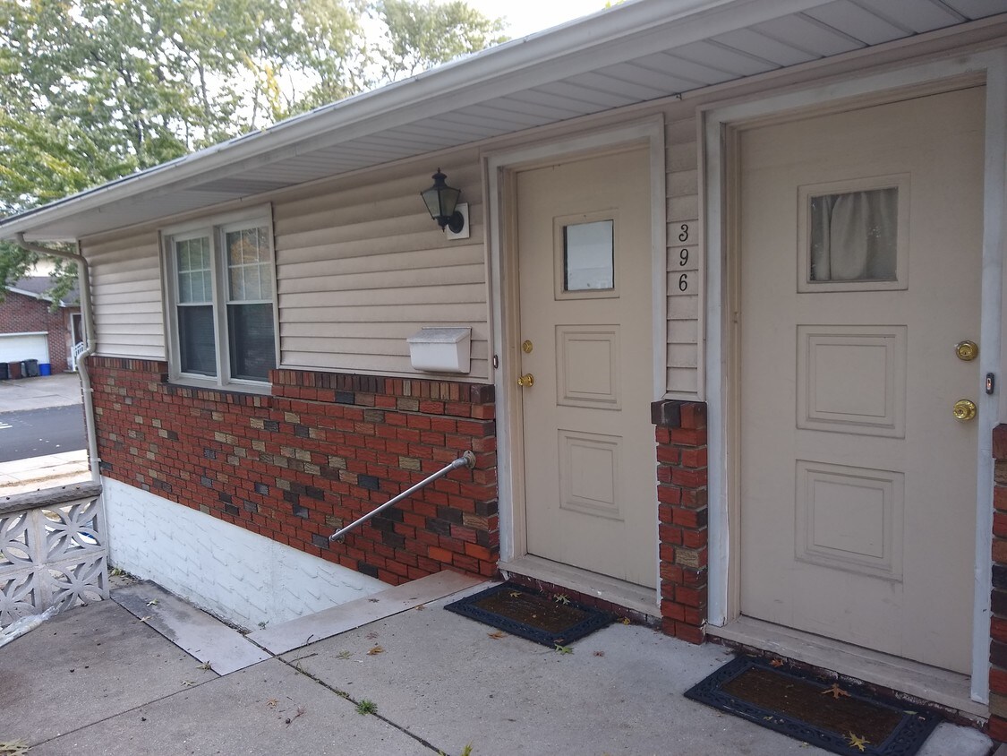 Primary Photo - 396 Watchogue Rd
