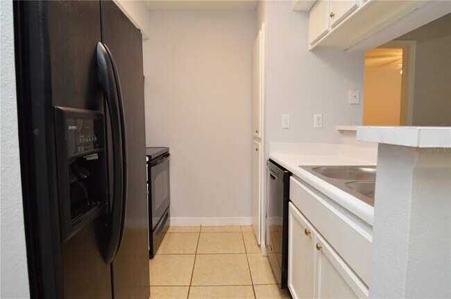 Building Photo - 8643 Mallard Reserve Dr