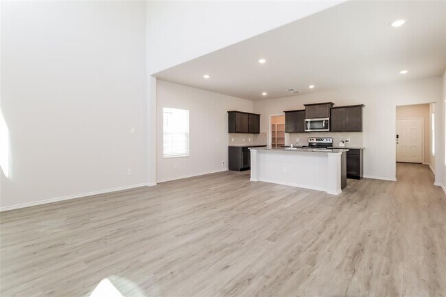 Building Photo - 15339 Estrella Rd W