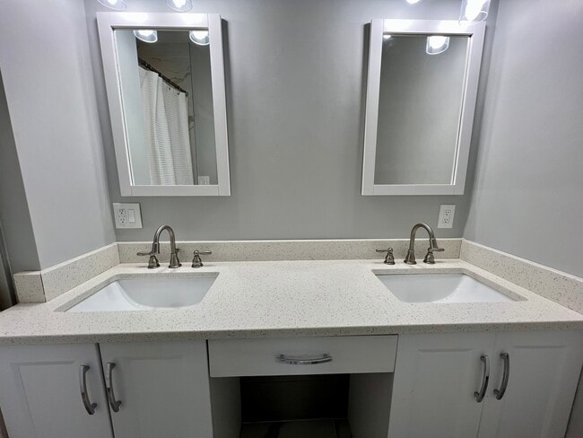 Bathroom - 19 Cushing St