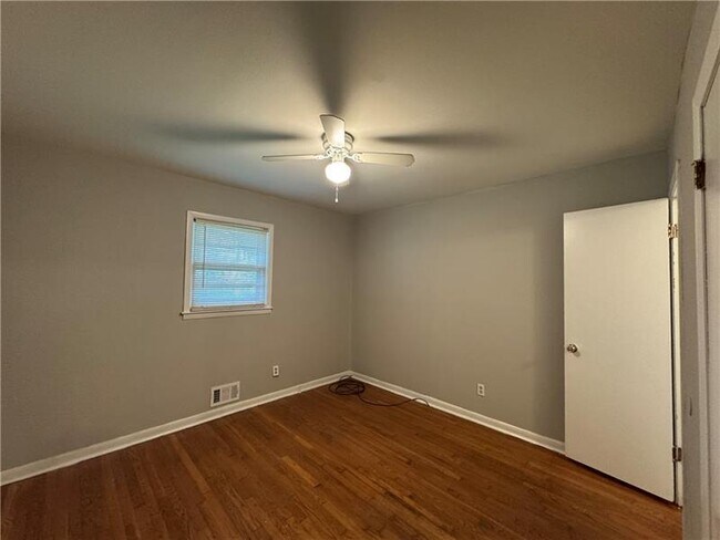 Foto del edificio - 1224 Skyview Cir SW