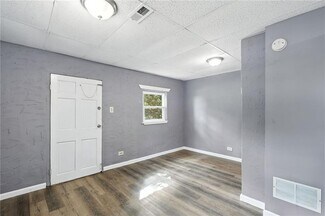 Building Photo - 1527 Langston Ave SW