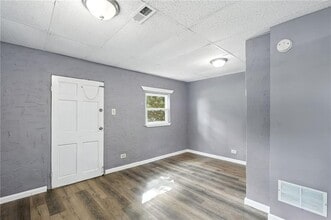 Building Photo - 1527 Langston Ave SW