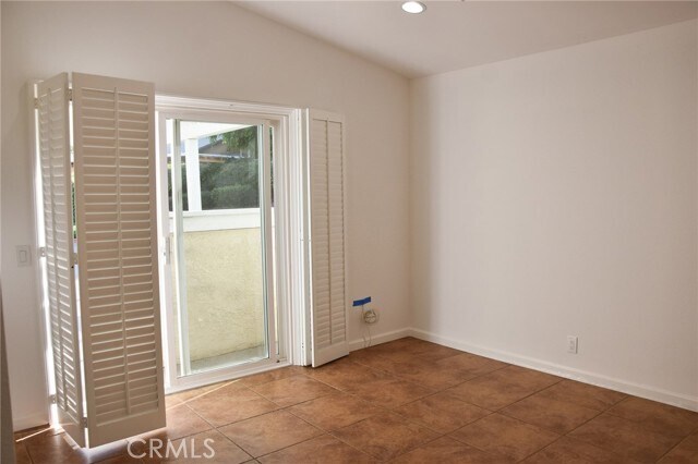 Foto del edificio - 3340 E Collins Ave
