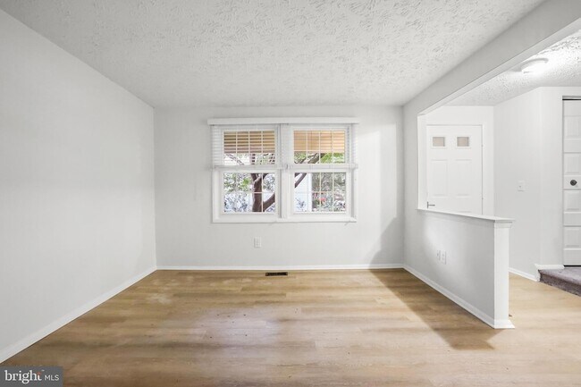 Foto del edificio - 2916 Bridgehampton Ct