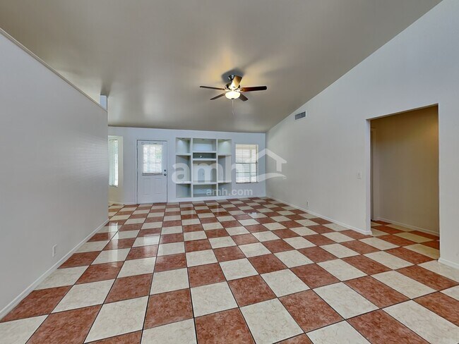 Building Photo - 8143 W Krall St