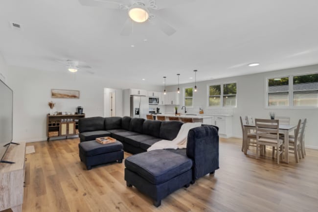 Photo - 617 Porters Neck Rd House