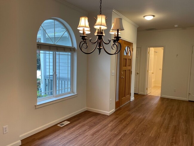 Building Photo - Lovely Home in Holmes Harbor with a Short Term Lease!