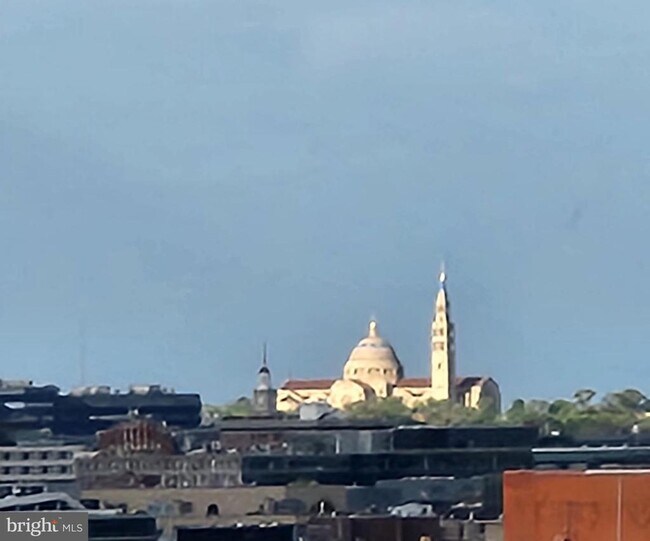 Foto del edificio - 1200 N Nash St