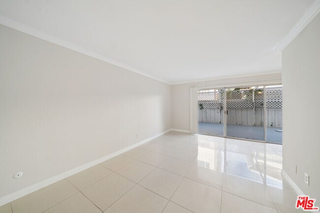 Foto del edificio - 7545 Hampton Ave