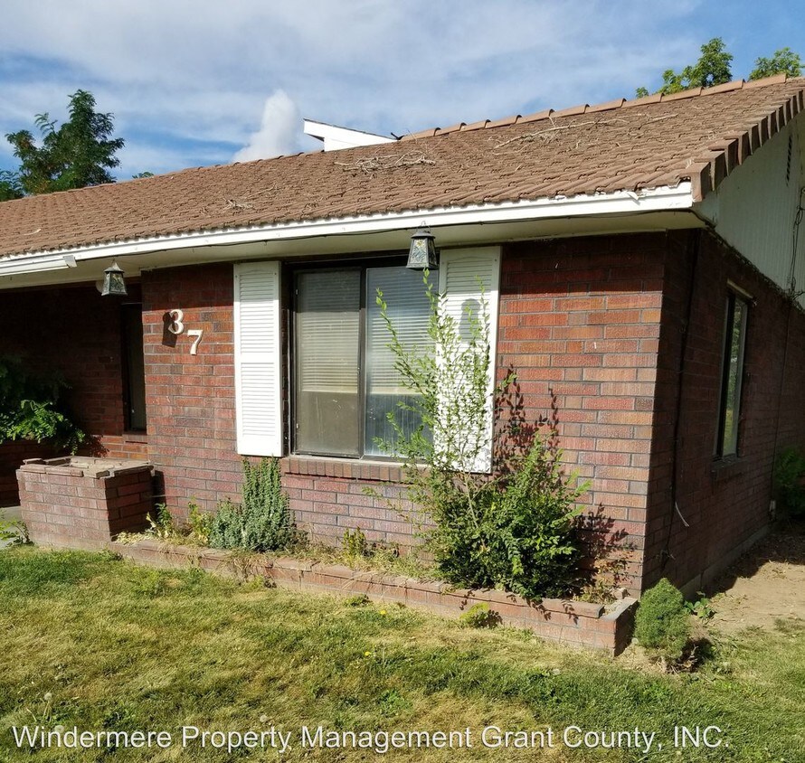 3737 E St NW, Ephrata, WA 98823 Apartment for Rent in Ephrata, WA
