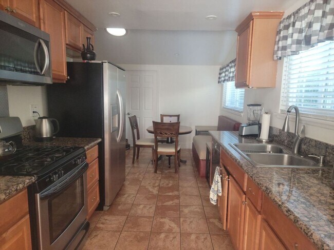 Building Photo - Beautiful 4 Bedroom 2 Bathroom Granada Hills Home Ready for Move In!