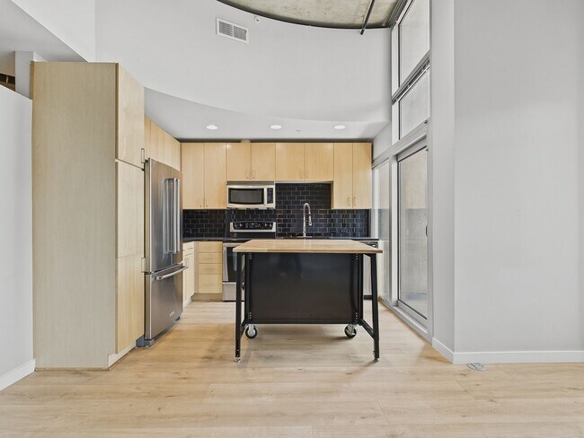Foto del edificio - 1700 Bassett St