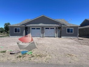 Building Photo - 1190 Maroon Dr