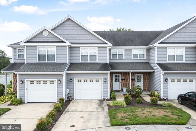 Foto del edificio - 1450 Hidden Meadow Ln