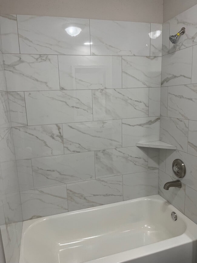 Building Photo - 2434 Long Reach Dr