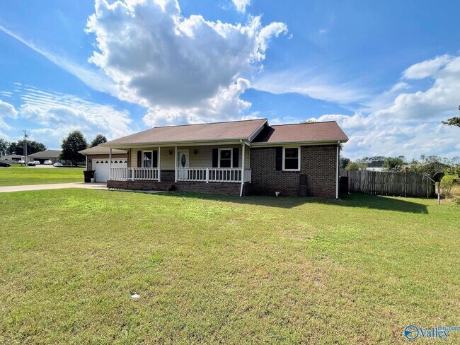 Foto del edificio - 112 Hazelwood Dr