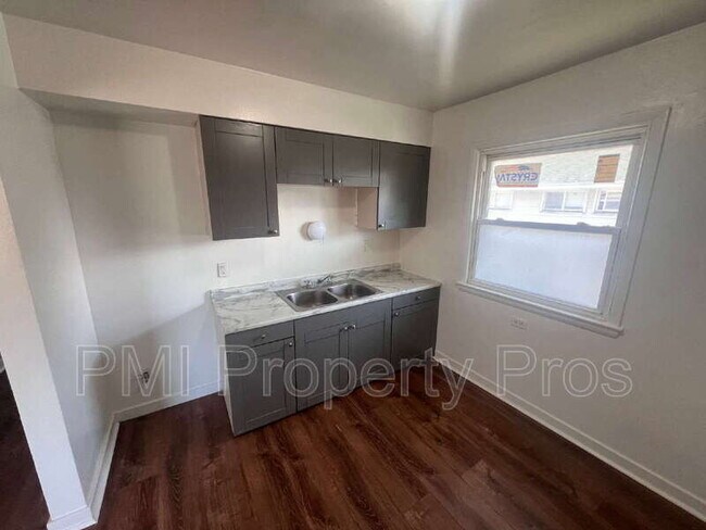 Foto del edificio - 5650 N 61st St