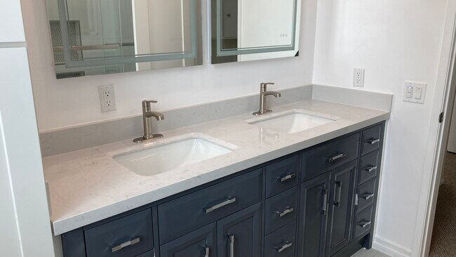 Primary Bathroom - 1010 N Kings Rd