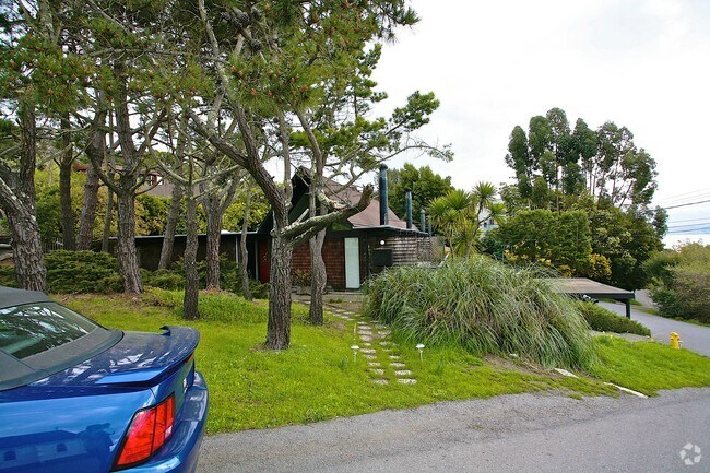 Building Photo - 248 Esperanza Ave
