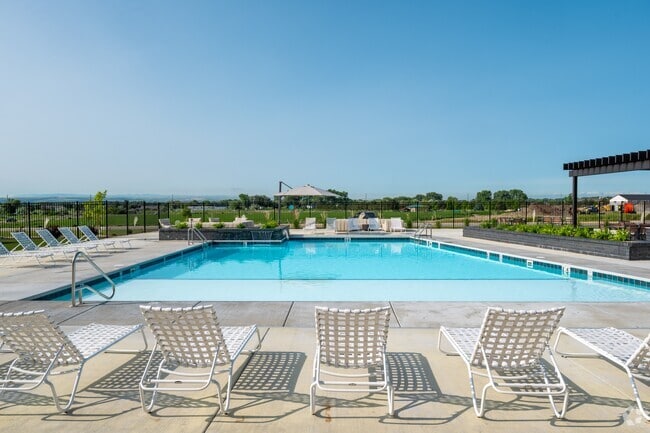 Resort Style Pool - Zimmerman Luxury Apartments