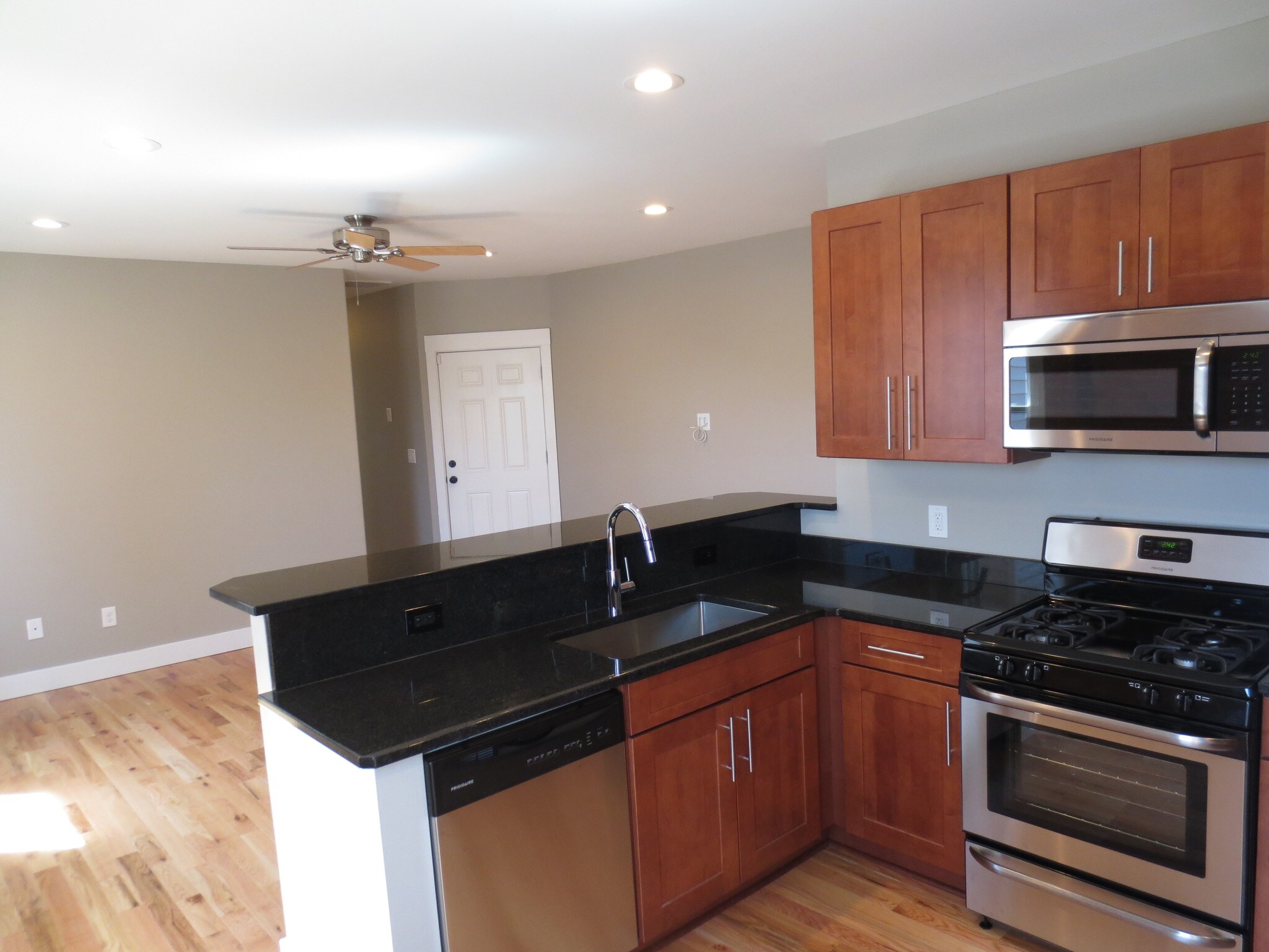 1967 W 58th St Cleveland, OH 44102 – photo 1