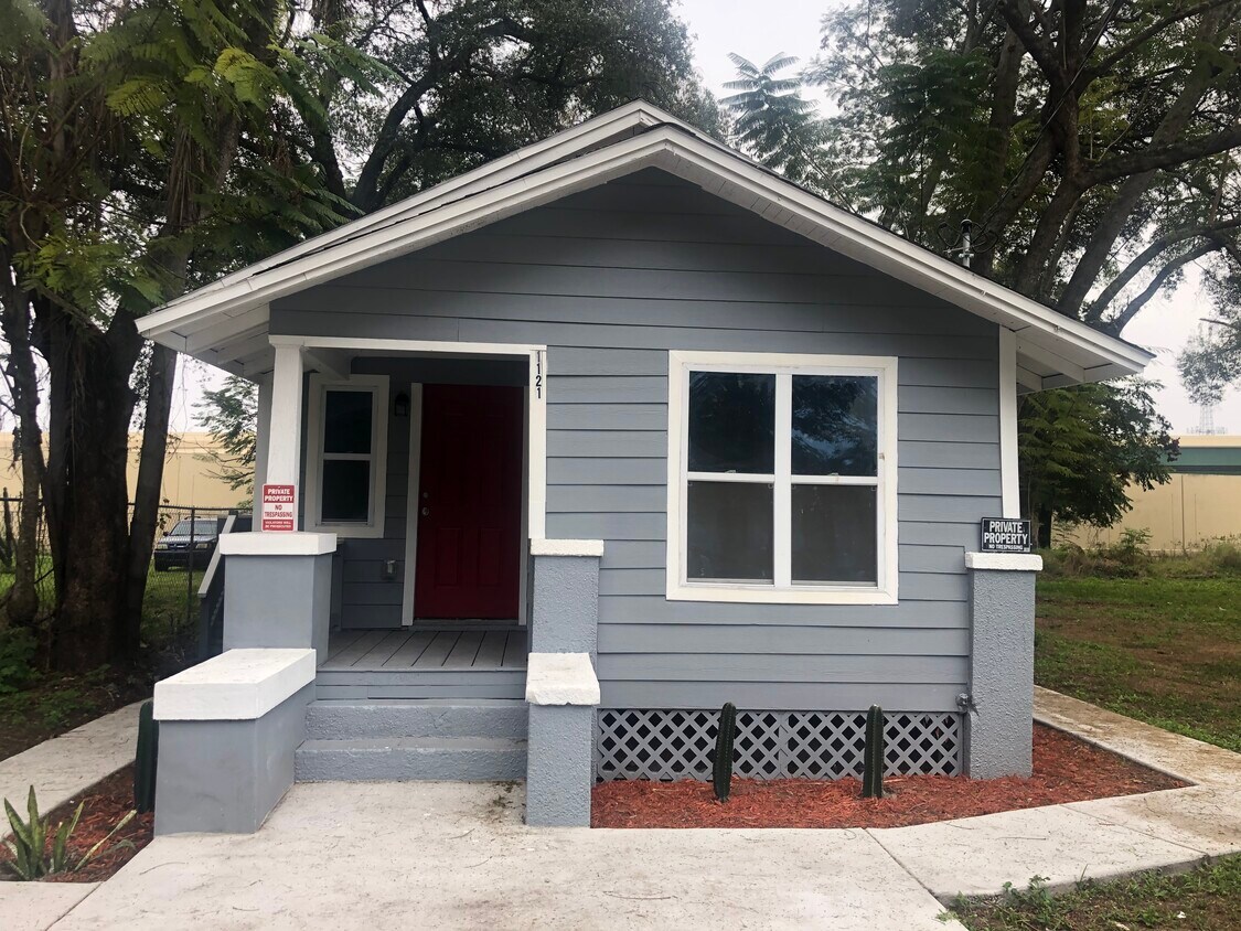 1121 Avondale Ave, Orlando, FL 32805 House for Rent in Orlando, FL