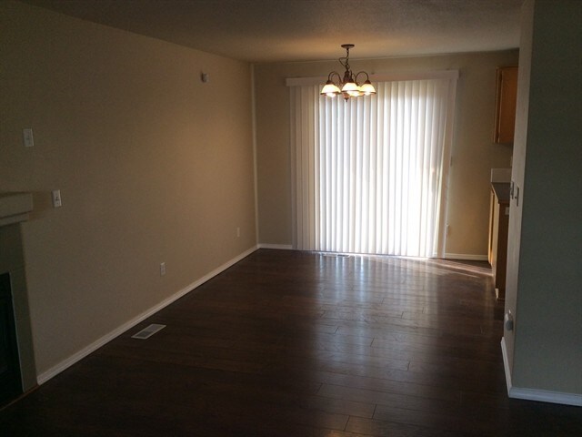Building Photo - 940 Meadowlark Place