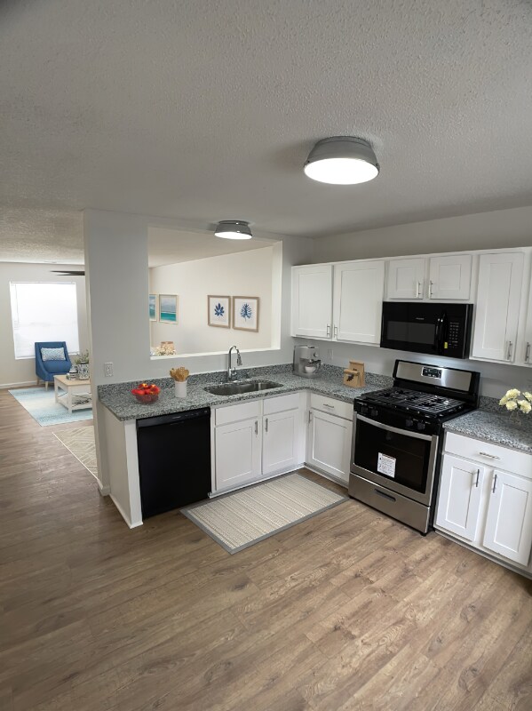 Building Photo - 4815 N Cedar St