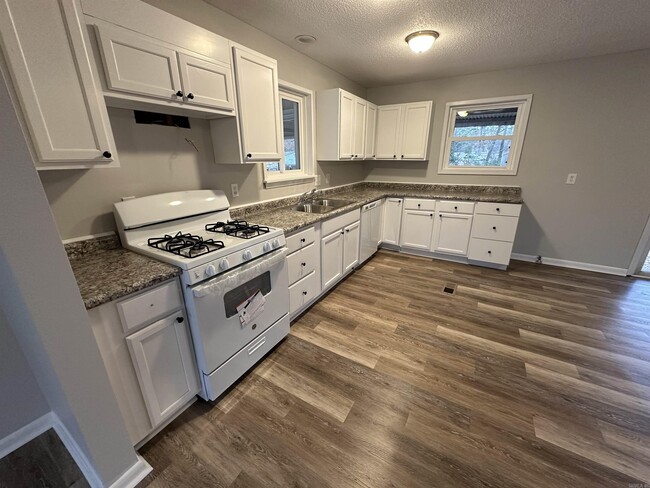 Building Photo - 3 Regency Ct