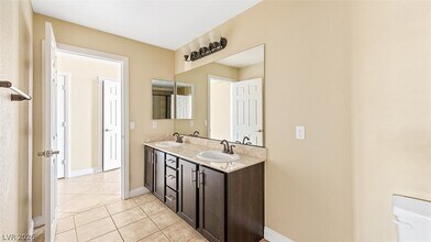 Building Photo - 7565 Norman Rockwell Ln