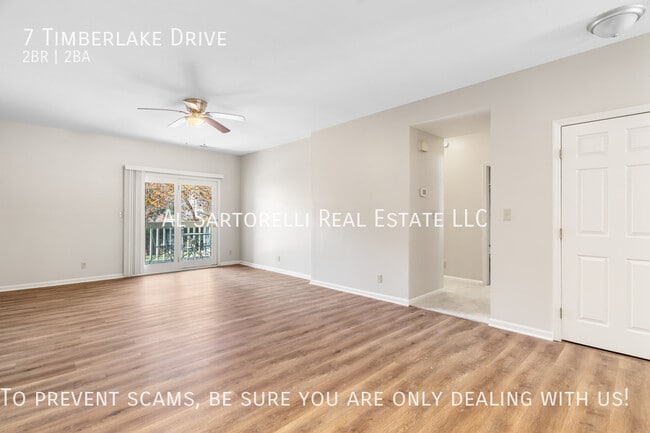 Foto del edificio - 7 Timberlake Dr