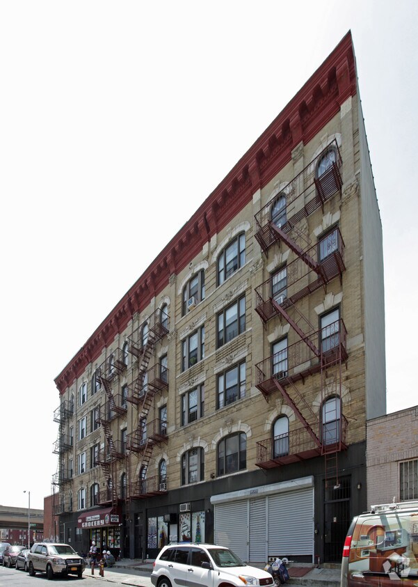 Building Photo - 294-298 N 8th St